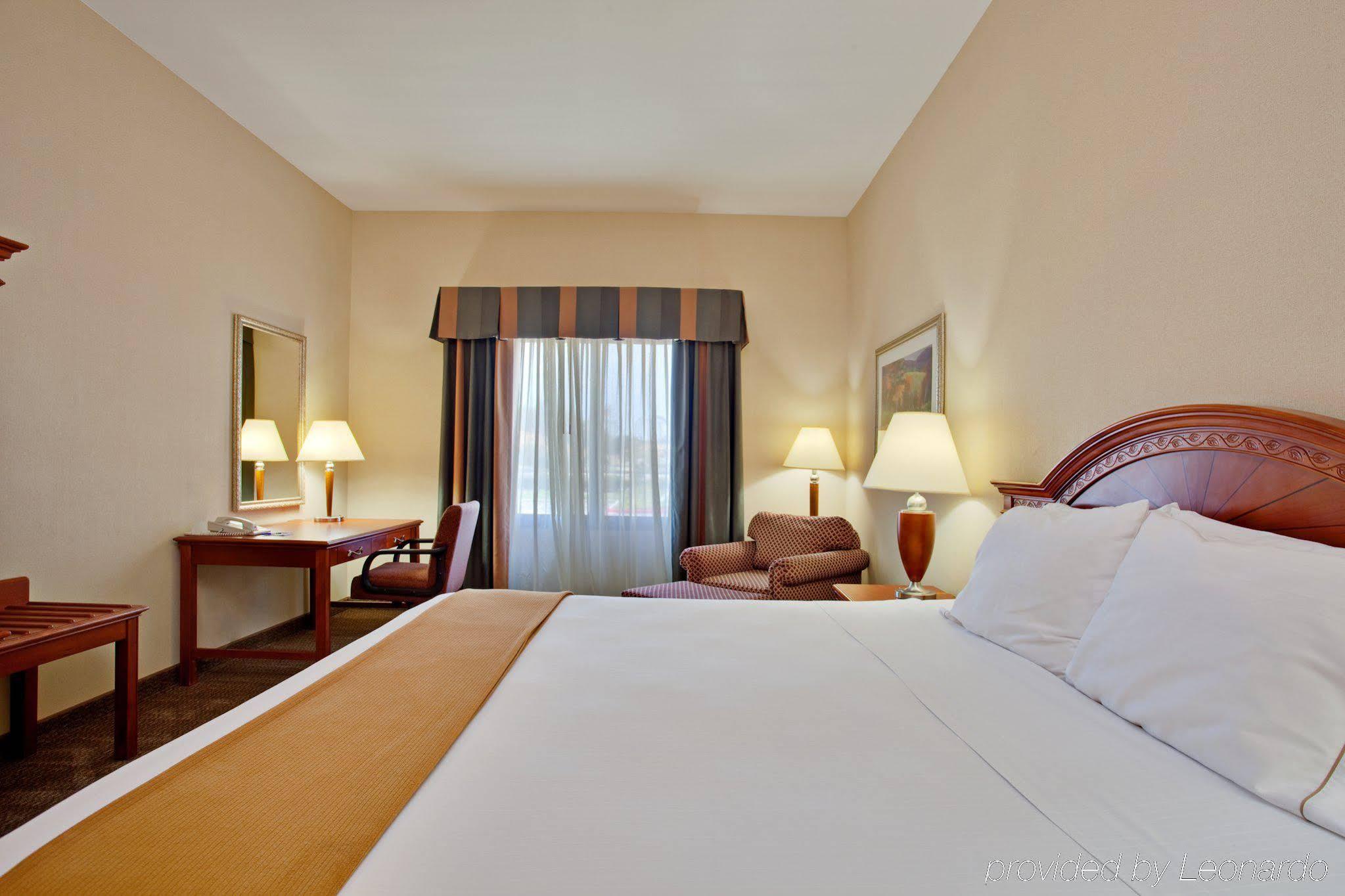 Best Western Valencia/Six Flags Inn & Suites Santa Clarita Bagian luar foto