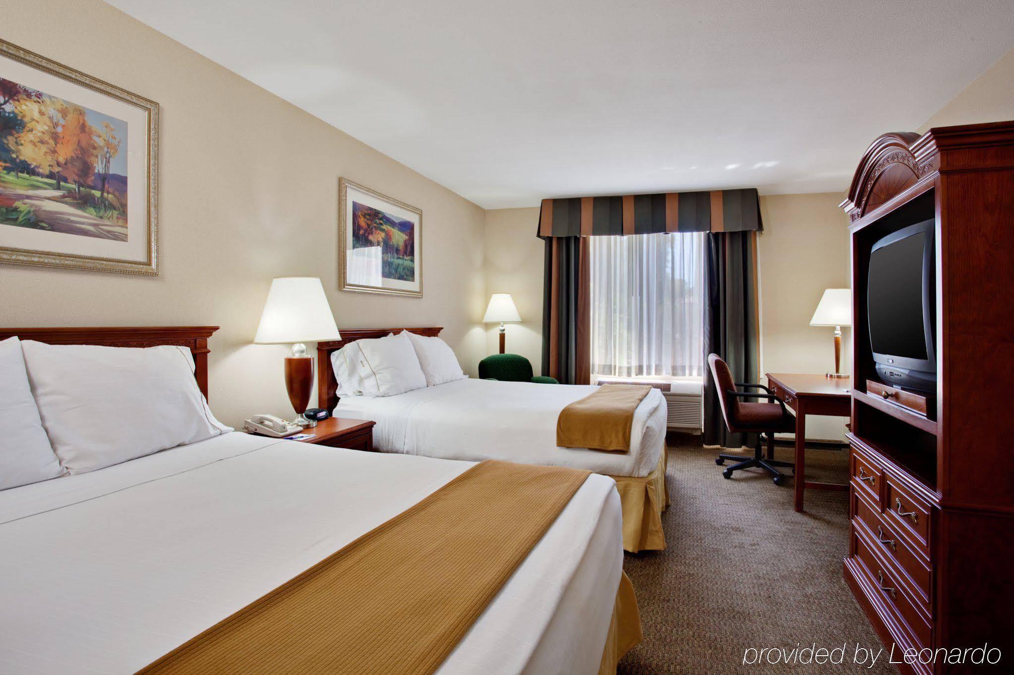 Best Western Valencia/Six Flags Inn & Suites Santa Clarita Bagian luar foto