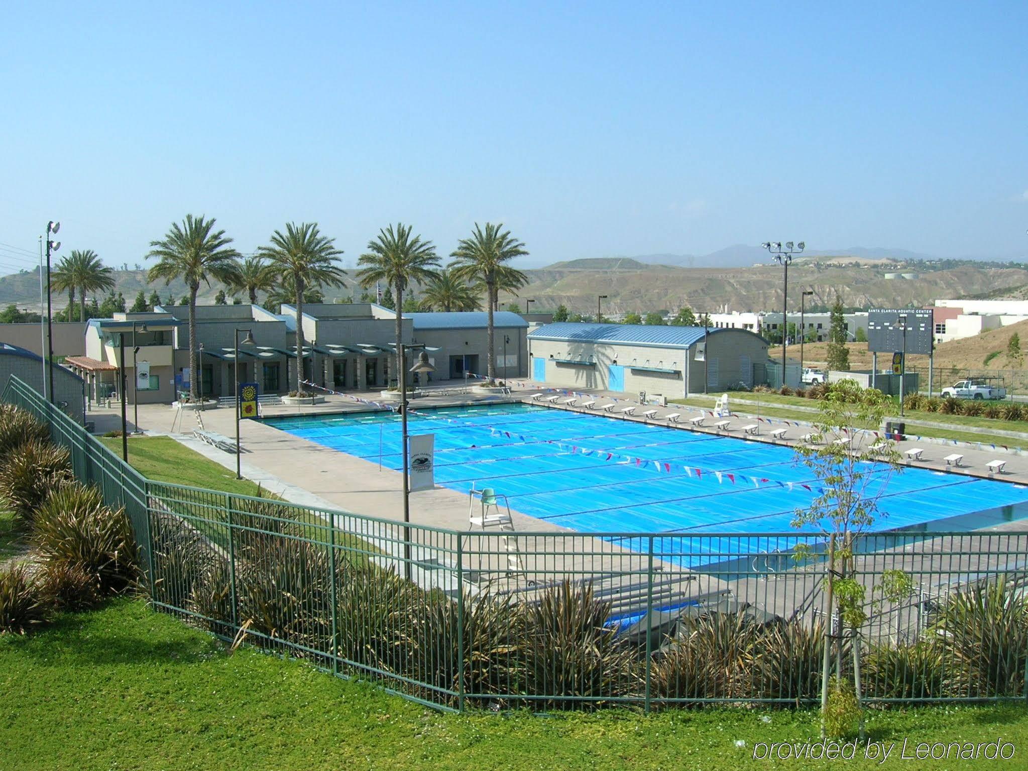Best Western Valencia/Six Flags Inn & Suites Santa Clarita Bagian luar foto