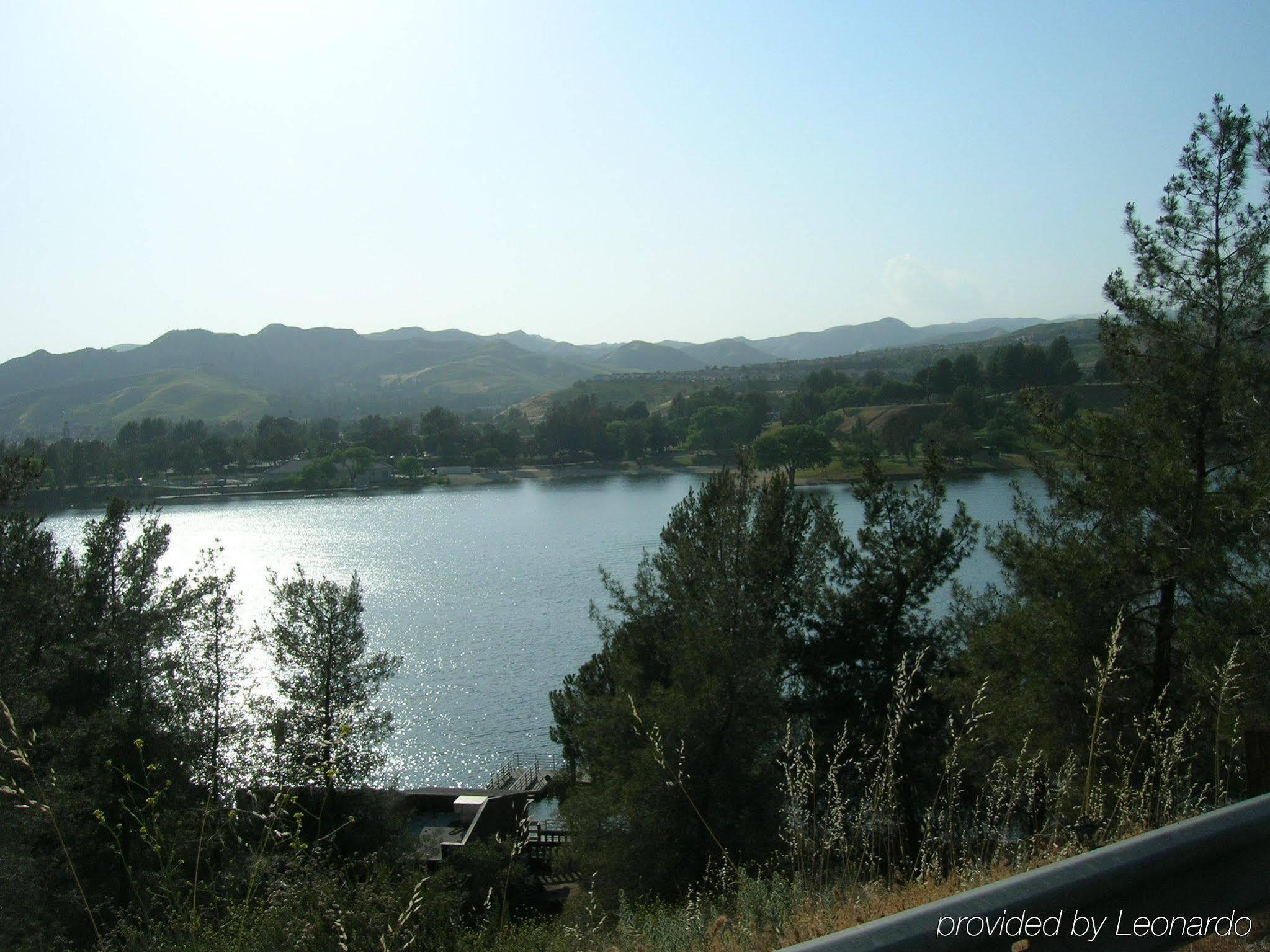 Best Western Valencia/Six Flags Inn & Suites Santa Clarita Bagian luar foto