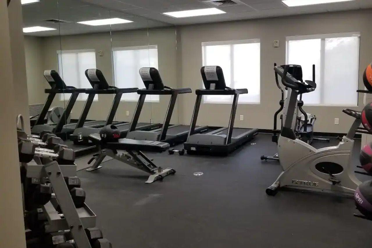 Best Western Valencia/Six Flags Inn & Suites Santa Clarita Bagian luar foto