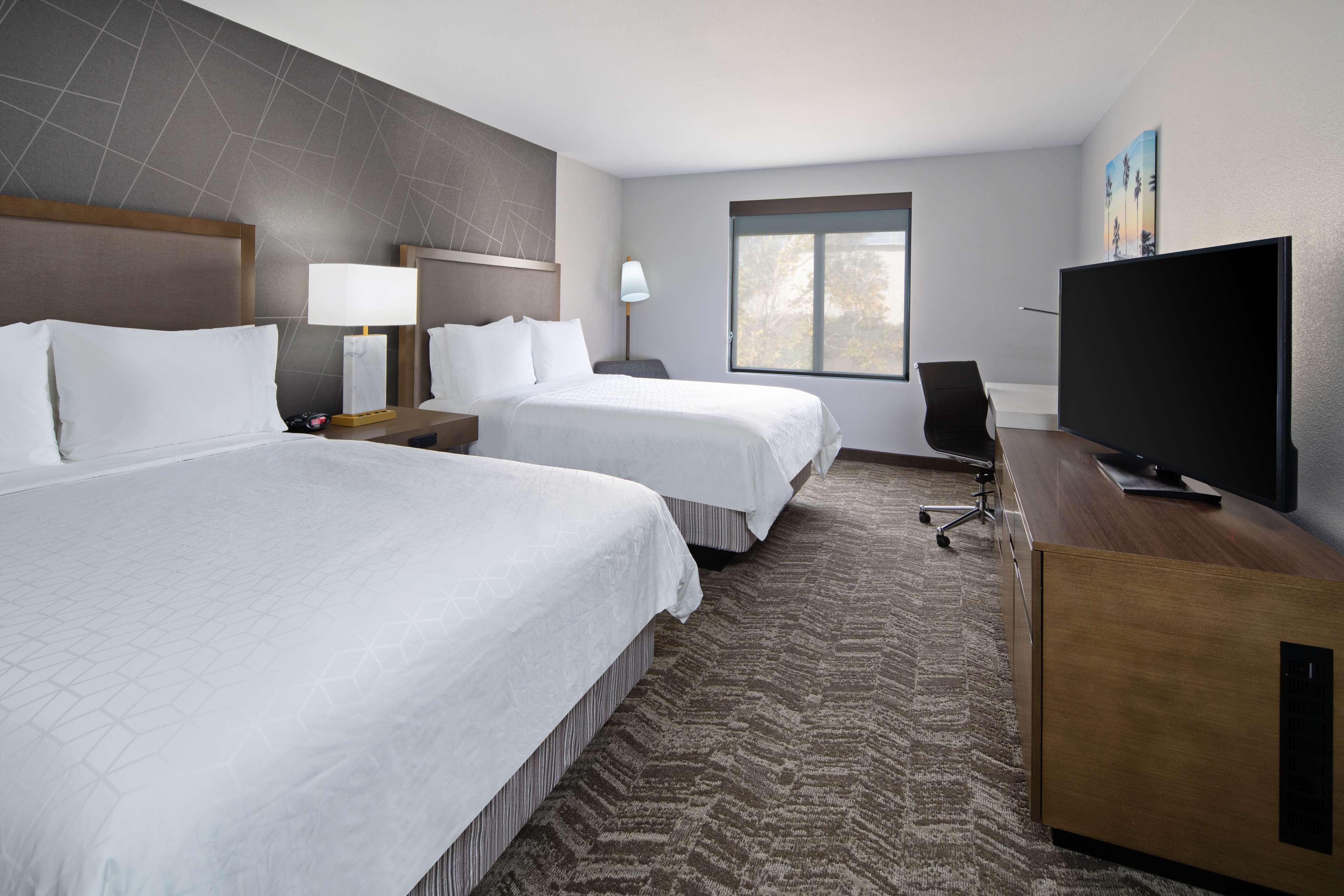 Best Western Valencia/Six Flags Inn & Suites Santa Clarita Bagian luar foto