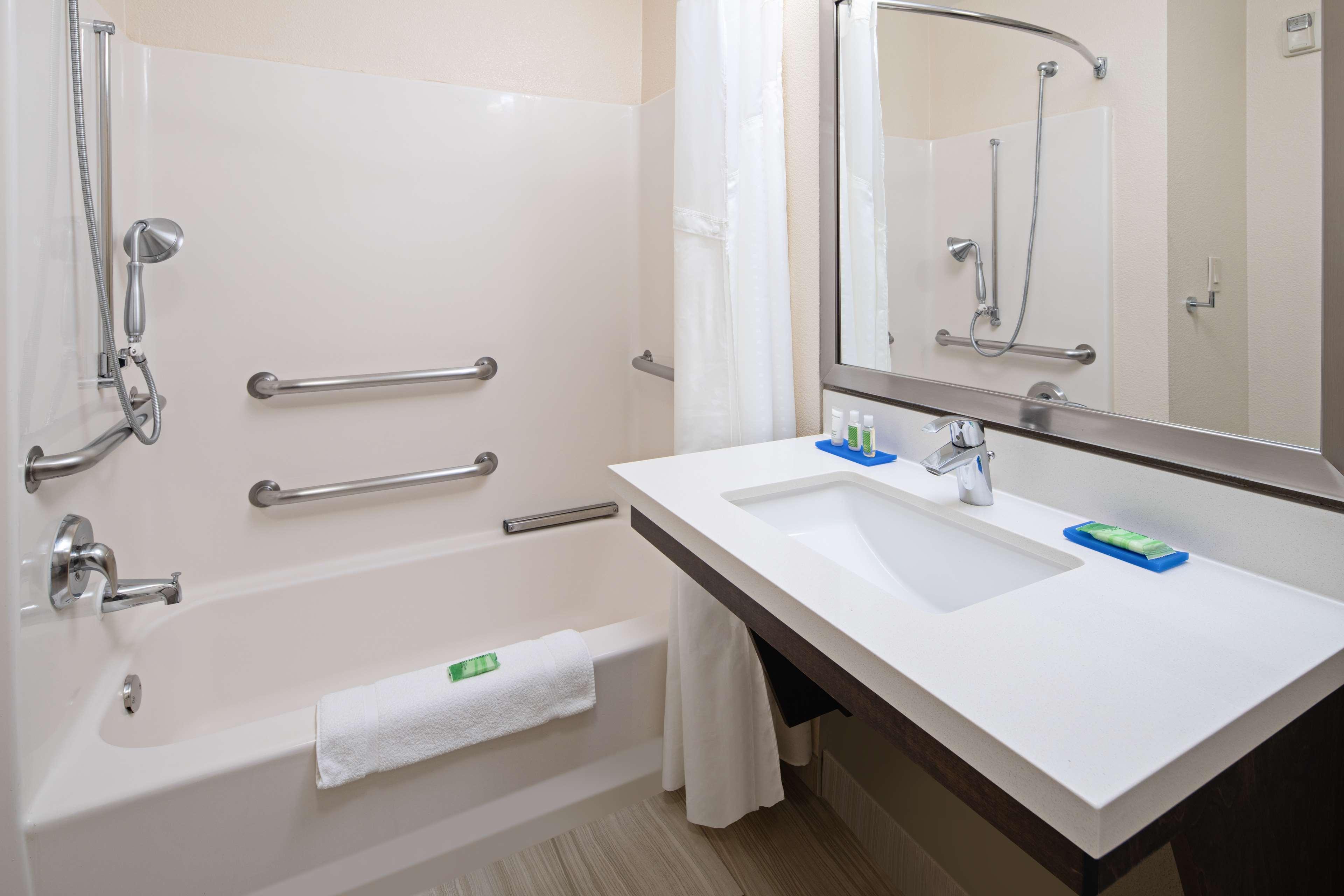 Best Western Valencia/Six Flags Inn & Suites Santa Clarita Bagian luar foto