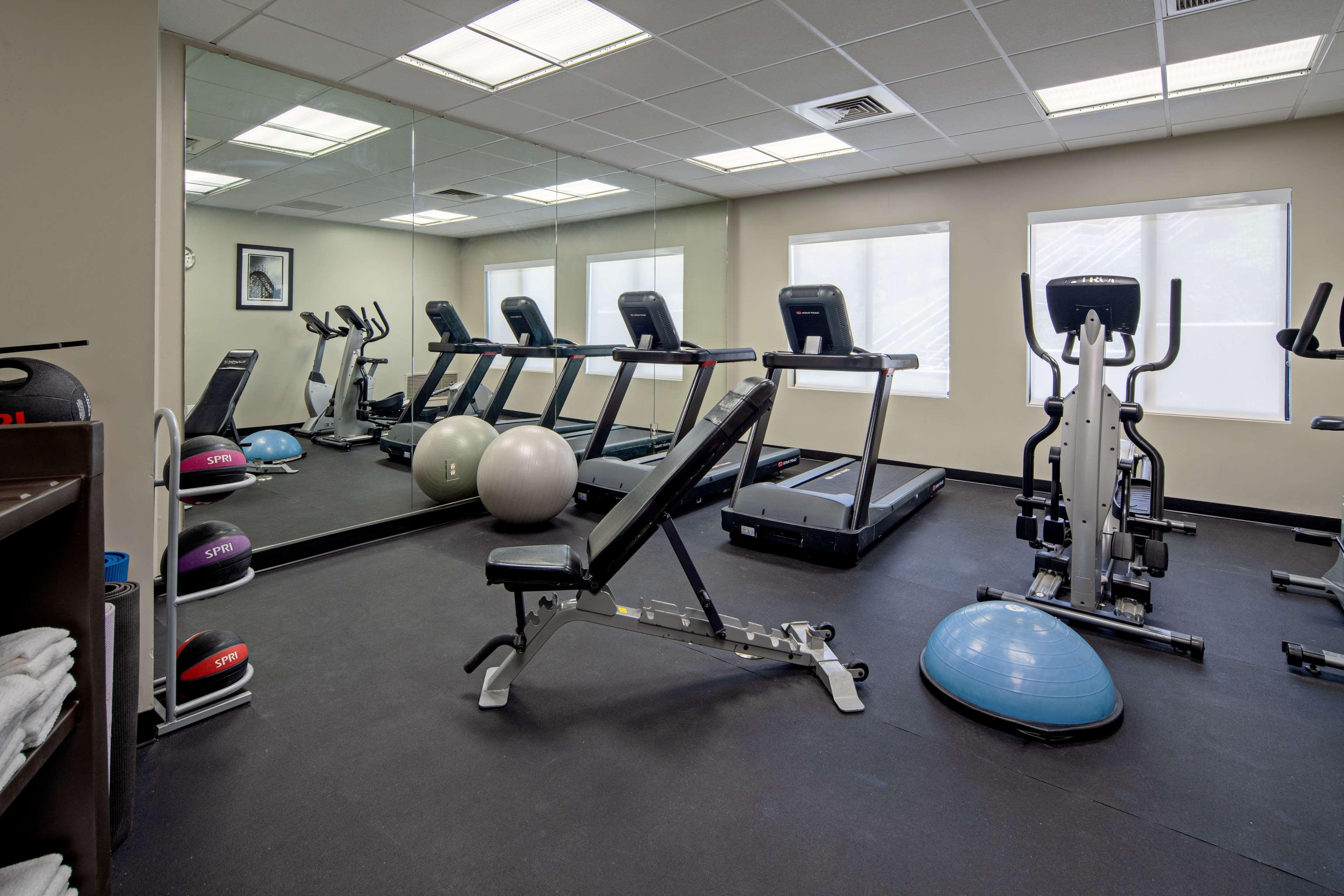 Best Western Valencia/Six Flags Inn & Suites Santa Clarita Bagian luar foto