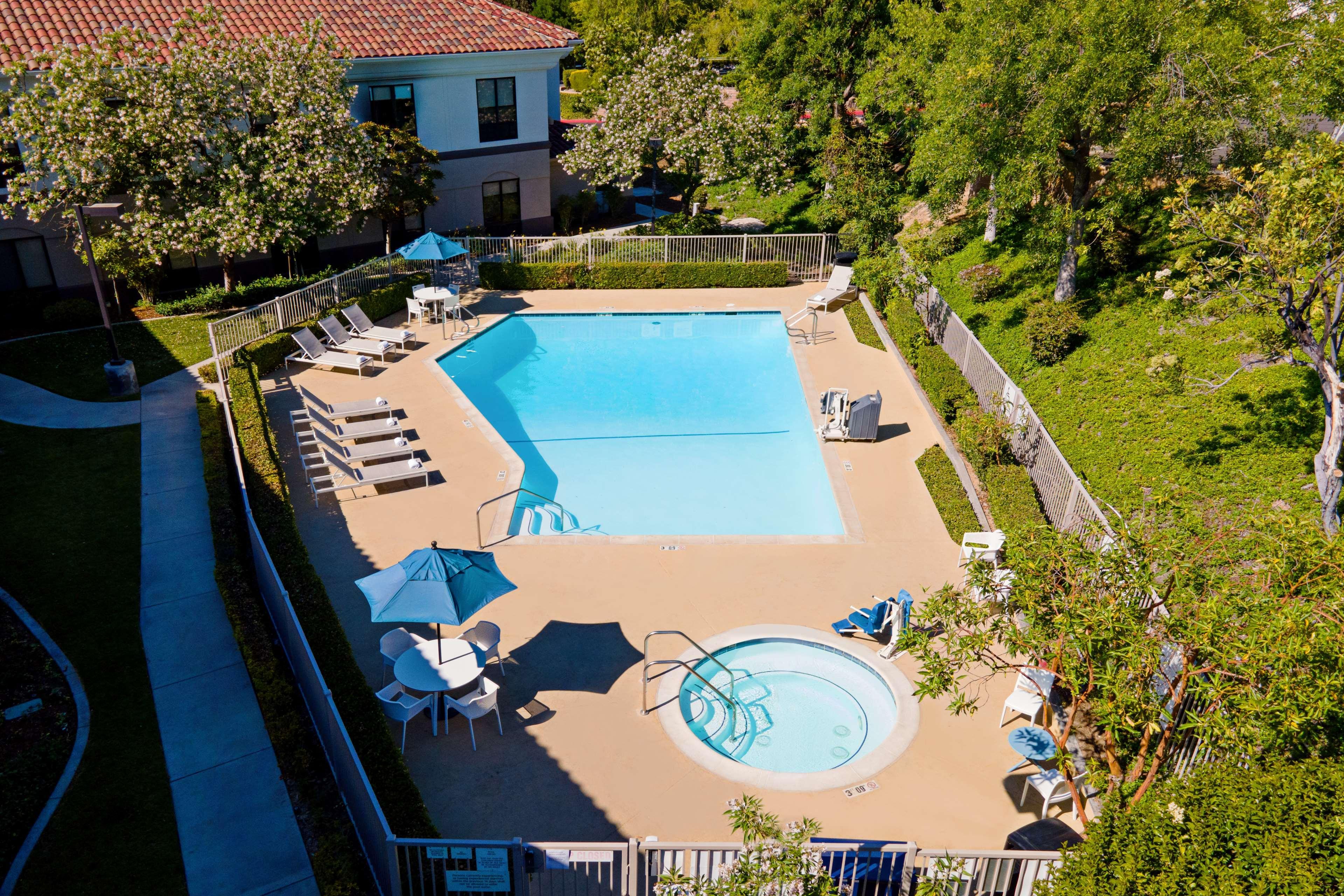 Best Western Valencia/Six Flags Inn & Suites Santa Clarita Bagian luar foto