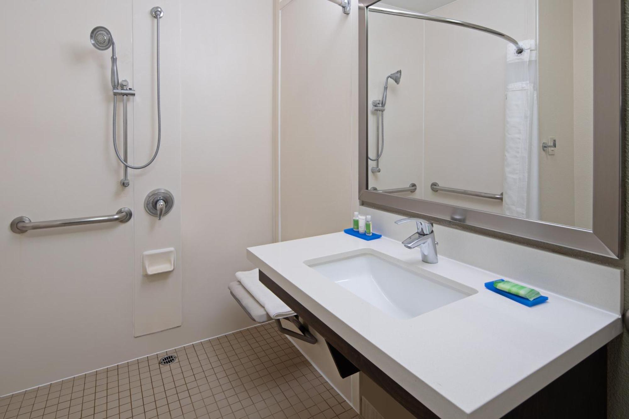 Best Western Valencia/Six Flags Inn & Suites Santa Clarita Bagian luar foto