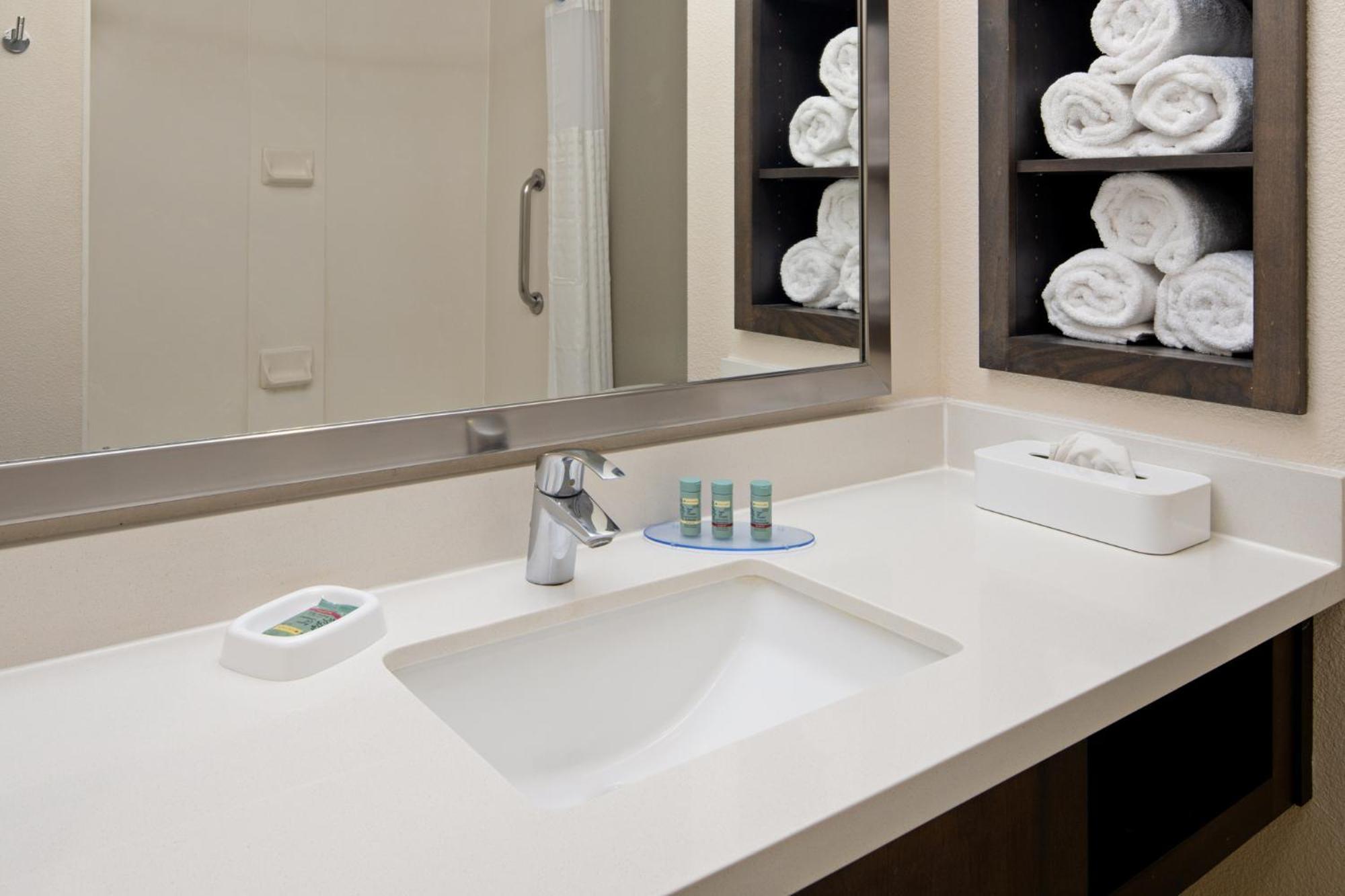 Best Western Valencia/Six Flags Inn & Suites Santa Clarita Bagian luar foto